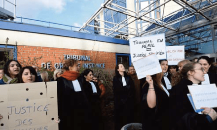 Etrangers bientôt jugés à Roissy : les barreaux de Bobigny et Paris indignés