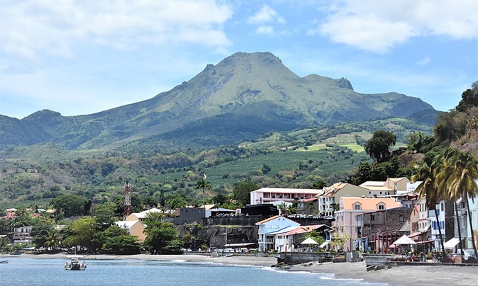 La Montagne Pelée connaît une activité sismique inédite